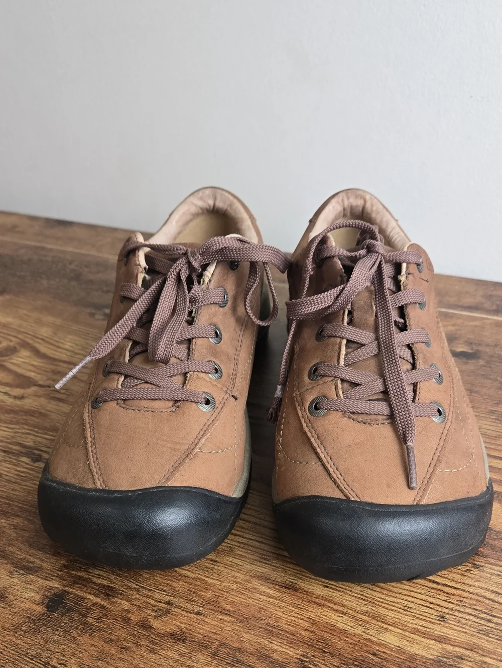 Keen Womens Tan Brown Leather Hiking Sneaker Shoes Sz US 6.5 / EU 37 Adventure